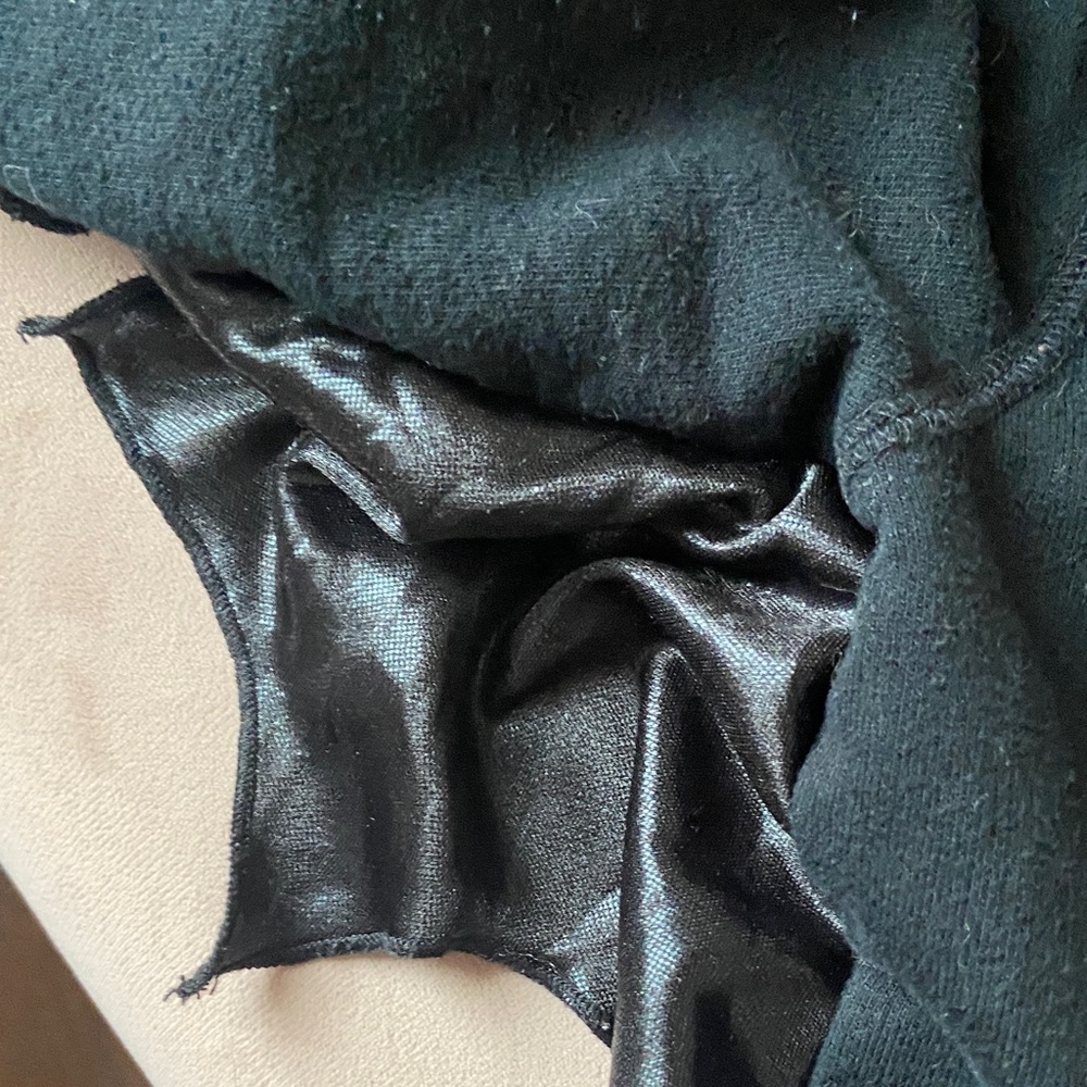 Fun Circo Black Bat Full-Zip Hoodie with Bat Wings, Ears and Teeth 18 mos - Picture 3 of 5